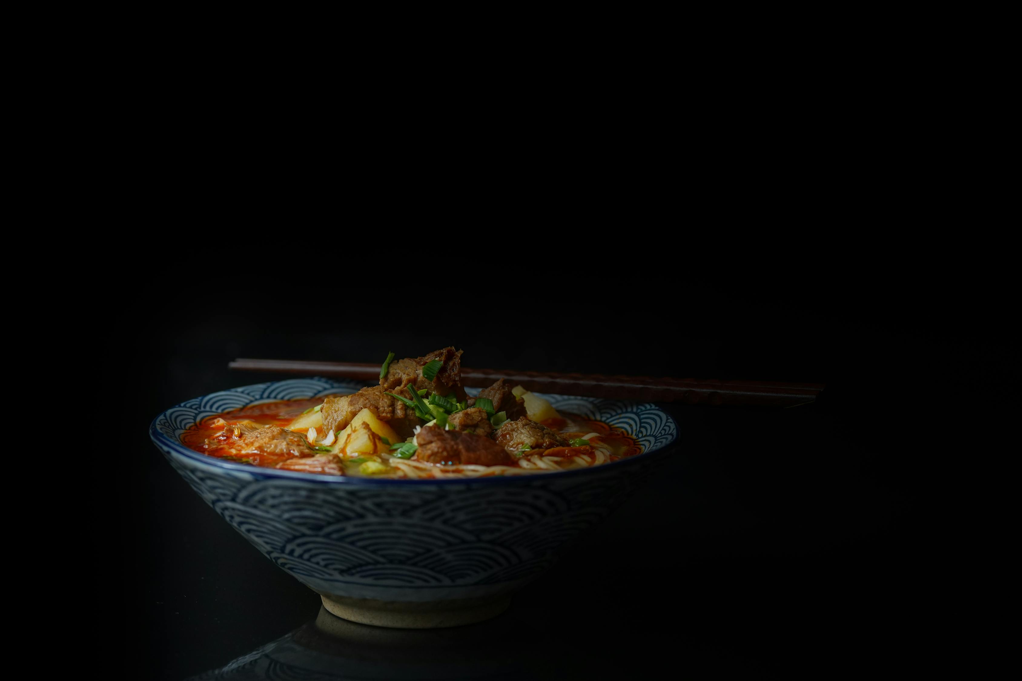 揭秘2017年街头小吃新风尚，地摊美食的魅力与诱惑！